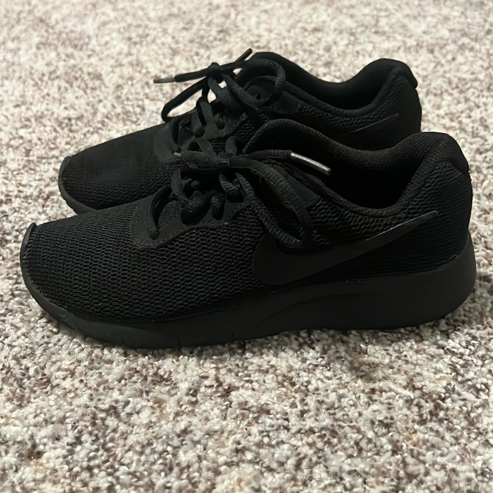Nike All Black Running Shoes Size 3Y EUC